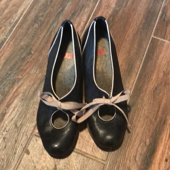 TN 29 shoes in good condition. - Picture 1 of 2
